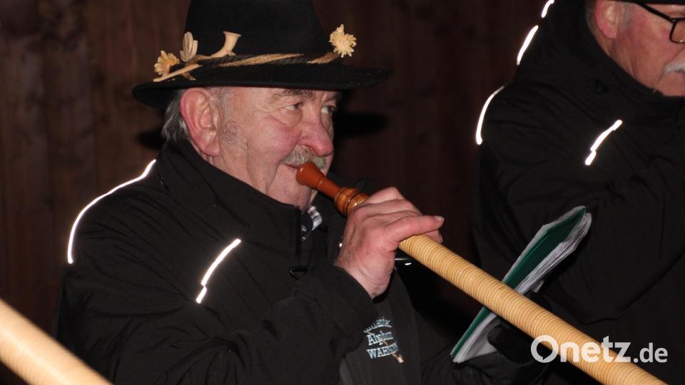 Gregor Ziegler in Aktion beim Stiftländer Alphornwahnsinn. Bild: kro