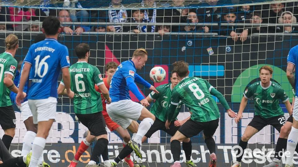 Hier scheitert Darmstadts Torjäger Lidberg noch. Bild: Marc Schüler/dpa