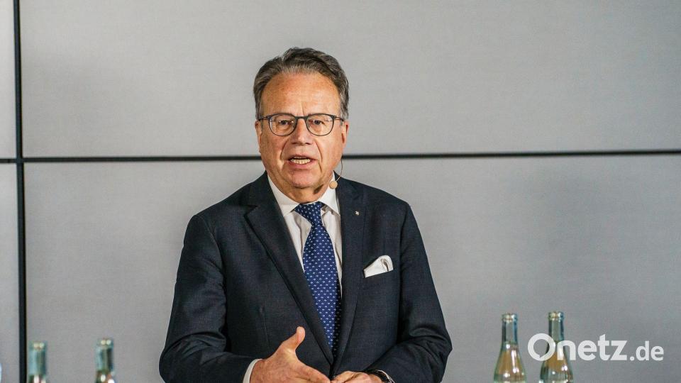 Mit Frank-Jürgen Weise soll dem Gremium an der Spitze ein Vertreter der älteren Generation angehören. Die Co-Vorsitzende, Constanze Janda, ist deutlich jünger. (Archivfoto) Bild: Andreas Arnold/dpa