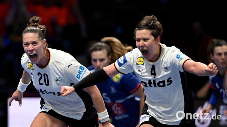 Die ehemaligen Co-Kapitäninnen Emily Vogel (l) und Alina Grijseels spielen am Sonntag um WM-Gold. Bild: Federico Gambarini/dpa