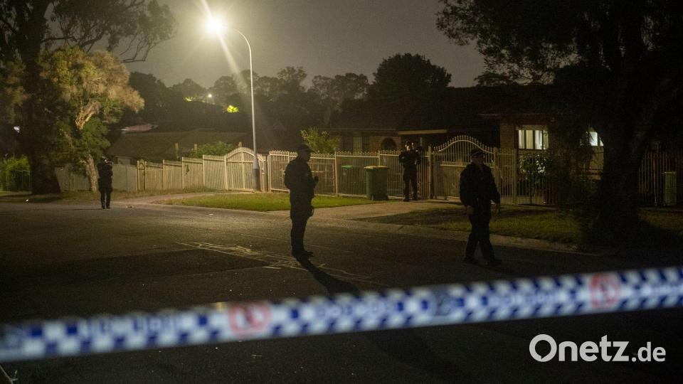 Am Abend ist das Gelände weitläufig abgesperrt. Bild: Jeremy Piper/AAP/dpa