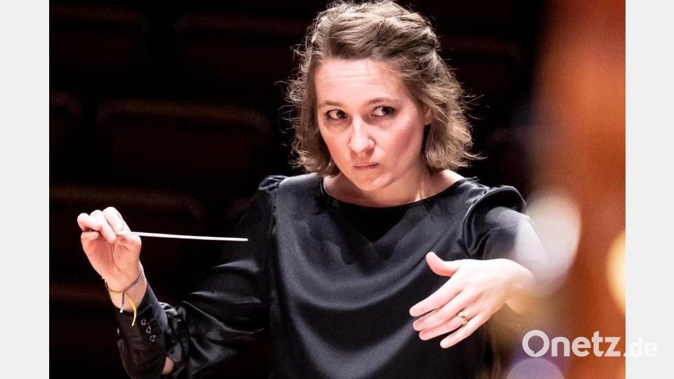 Das Bayerische Landesjugendorchester tritt im Januar 2026 unter der Leitung von Ustina Dubitsky in Sulzbach-Rosenberg auf. Bild: Holger Talinski