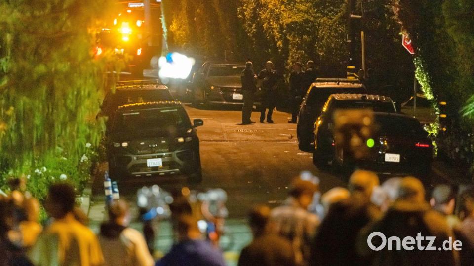 Großer Medienrummel beim Haus von Rob Reiner im Stadtteil Brentwood in Los Angeles. Bild: Ethan Swope/AP/dpa