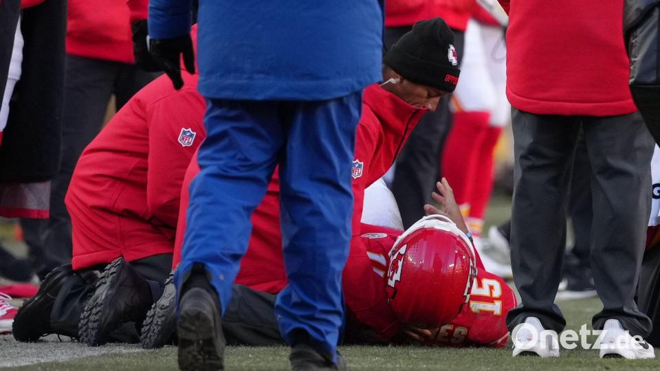 Patrick Mahomes verletzt sich in der Schlussphase. Bild: Ed Zurga/AP/dpa