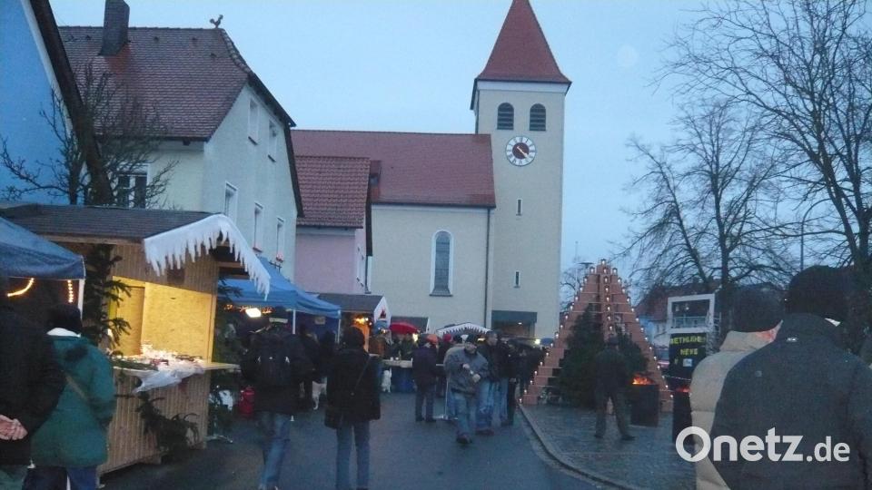 Die 14. Marktweihnacht in Kaltenbrunn sorgt für festliche Stimmung in der Gemeinde. Archivbild: Siegfried Bock