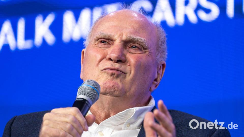 Kommt nicht mit Lothar Matthäus klar: Bayern-Patron Uli Hoeneß. (Archivbild) Bild: Peter Kneffel/dpa