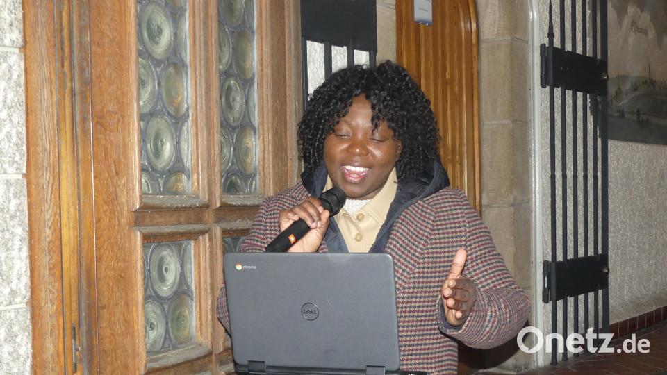 Grace Odedina betrachtete es als Ehre, die Feier mitgestalten zu dürfen. Bild: Walther Hermann