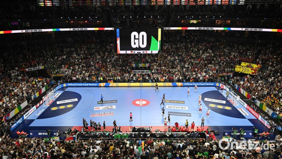 Die deutschen Handballer dürfen sich bei der Heim-WM 2027 wieder auf volle Hallen freuen. (Archivbild) Bild: Federico Gambarini/dpa