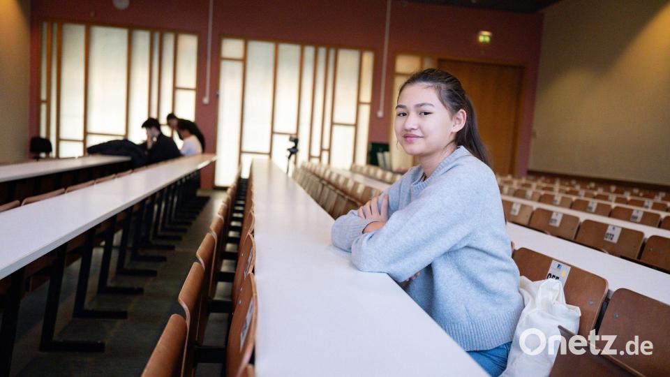 Die Zwölfjährige gilt als höchstbegabt – sie hat also einen sehr hohen IQ. Ihre Schulzeit dauerte nur sechs Jahre. Bild: Benjamin Westhoff/dpa