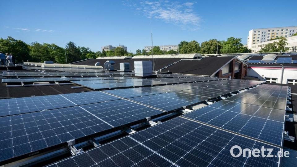 Der Anteil der Solarenergie in Berlin soll bis 2025 auf ein Viertel steigen. (Archivbild) Bild: Monika Skolimowska/dpa