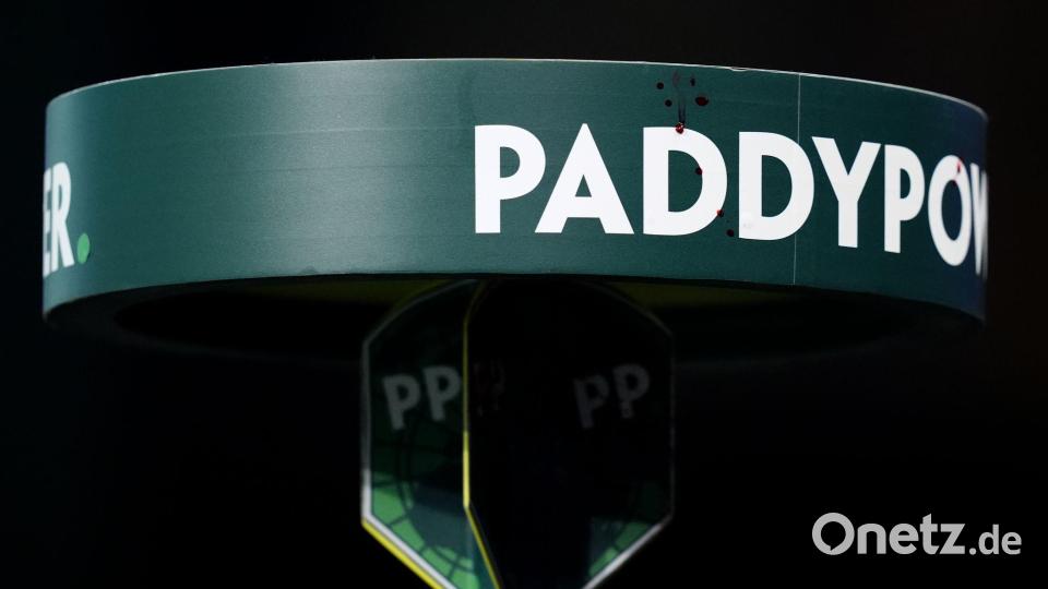 Auf dem Tisch war eine Blutspur von Menzies zu sehen. Bild: John Walton/PA Wire/dpa