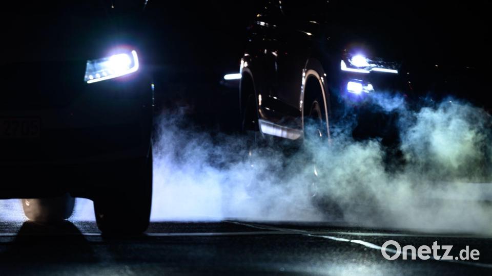 Die EU-Kommission will vom 100-Prozent-Reduktionsziel für Autos beim klimaschädlichen CO2-Ausstoß abrücken. (Symbolbild) Bild: Robert Michael/dpa