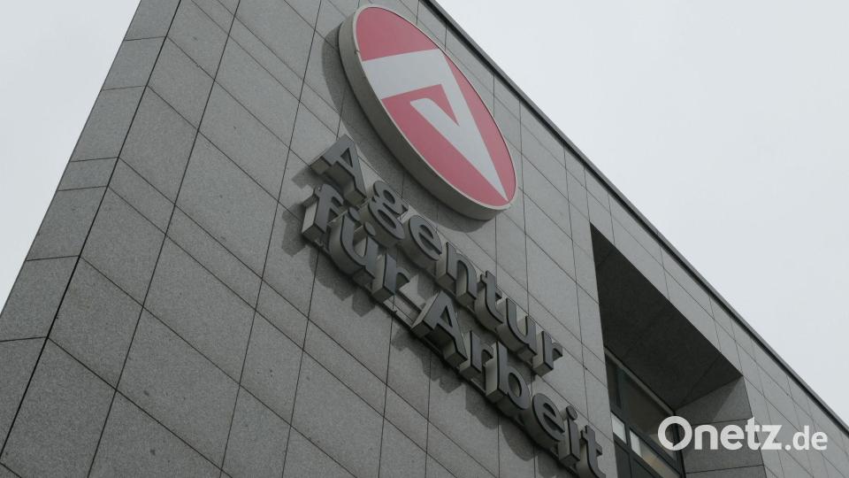 Mit Hilfe und Härte sollen die Behörden den Hilfebeziehenden begegnen. (Archivbild) Bild: Helge Toben/dpa