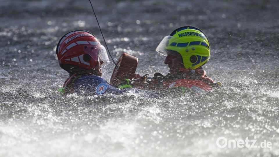 2024 starben nach DLRG-Angaben 411 Menschen in deutschen Gewässern. (Archivbild) Bild: Robert Michael/dpa