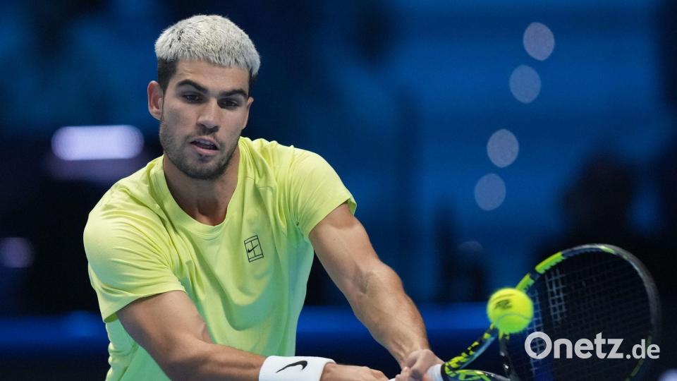 Trennt sich überraschend von seinem Erfolgstrainer: Carlos Alcaraz. (Archivbild) Bild: Antonio Calanni/AP/dpa