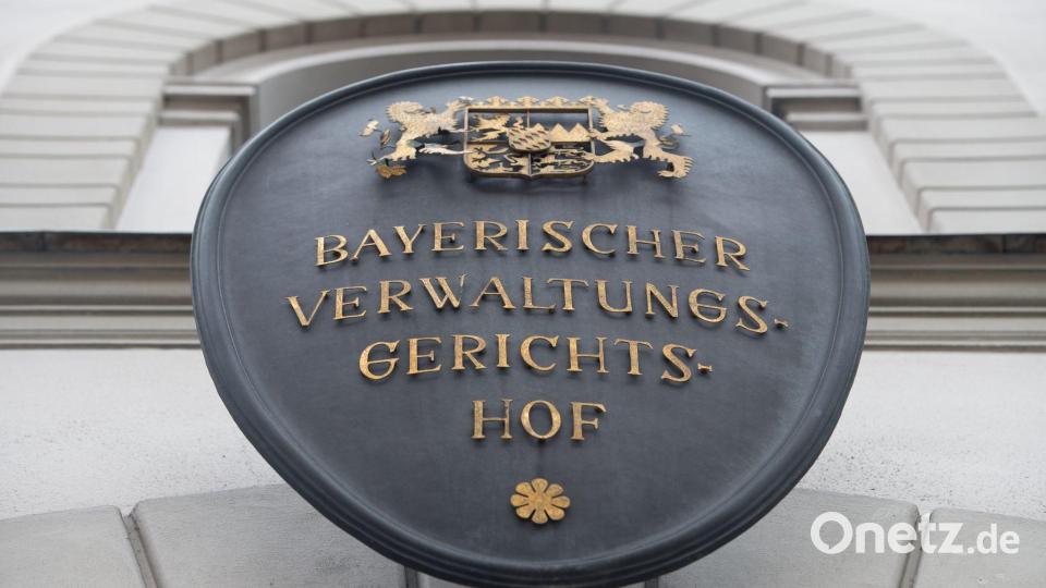 2025 gingen bei den Verwaltungsgerichten im Freistaat mehr als 31.000 Asylverfahren ein. (Symbolbild) Bild: picture alliance / Peter Kneffel/dpa