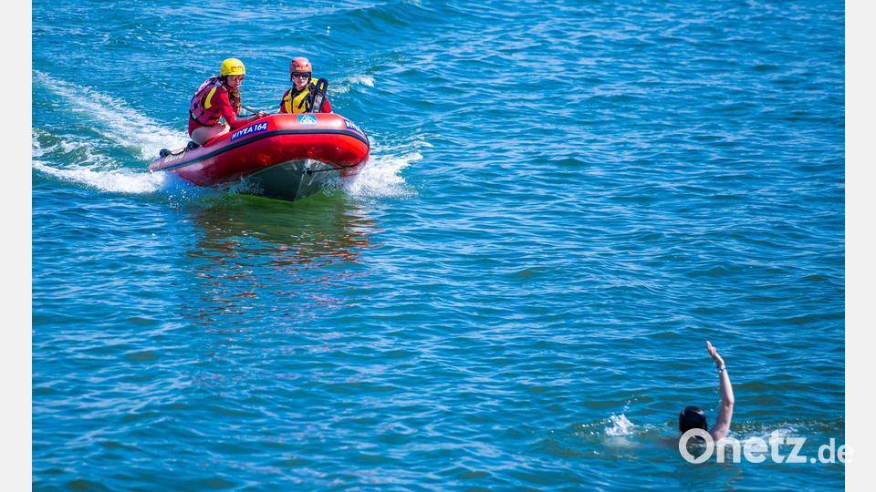 Die DLRG-Lebensretter gehen im laufenden Jahr von weniger Badetoten aus als noch 2024. (Archivbild) Bild: Jens Büttner/dpa-Zentralbild/ZB