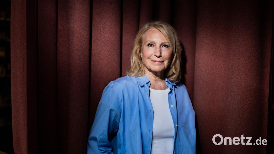 Schauspielerin Maren Kroymann verabschiedet sich von Rosa von Praunheim mit mahnenden Worte in den sozialen Medien. Bild: Christoph Soeder/dpa