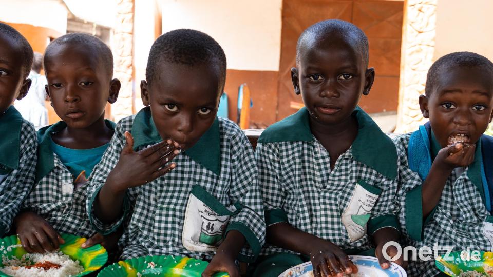 Schulkinder der Vereinsschule in Gambia. Bild: Socialis for The Gambia