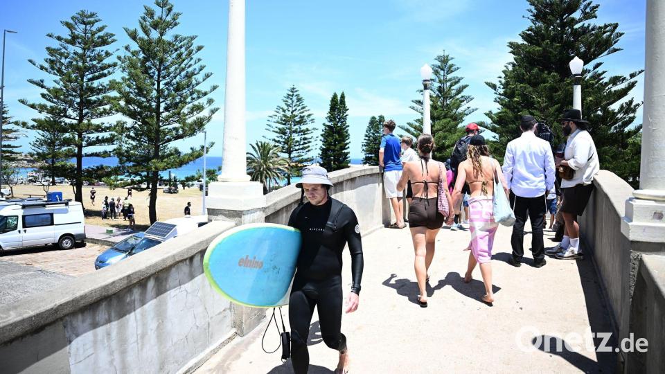 Gesamtansicht des Tatorts am Bondi Beach in Sydney, nachdem der für die Öffentlichkeit zugänglich gemacht wird. Bild: Dan Himbrechts/AAP/dpa