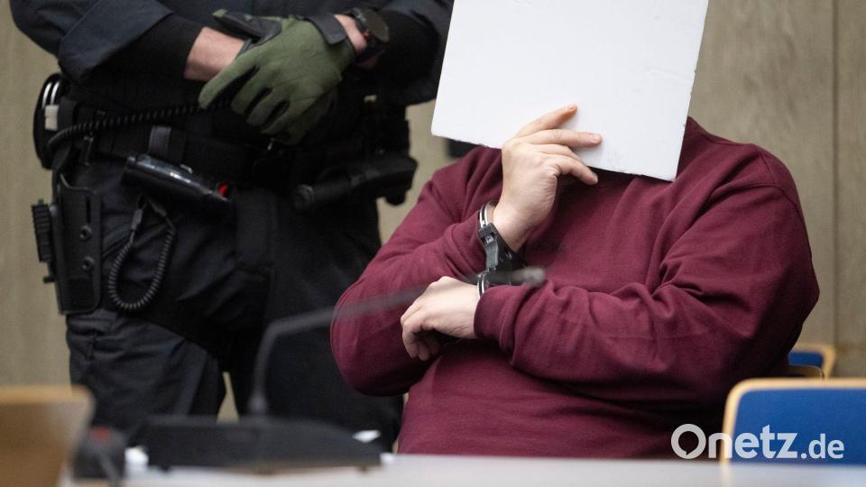Bei der Fahrt Anfang März war der Angeklagte laut Staatsanwaltschaft gezielt auf Menschen zugefahren. Eine 83-jährige Frau und ein 54-jähriger Mann wurden getötet. Bild: Marijan Murat/dpa