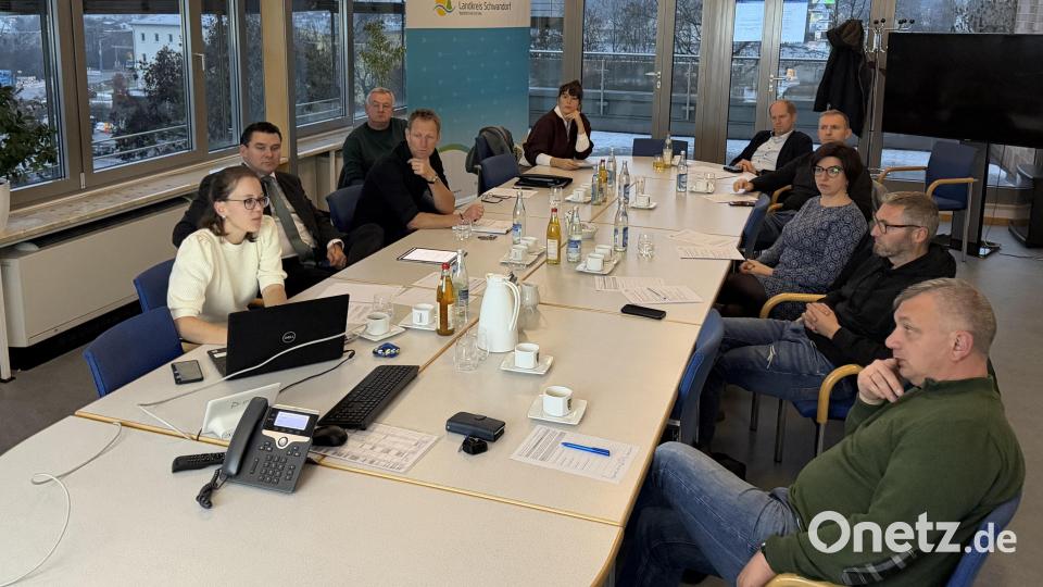 Das LAG-Entscheidungsgremium unter Vorsitz von Landrat Thomas Ebeling ermöglichte die Förderung weiterer Projekte. Bild: Laura Kohl, Landratsamt Schwandorf