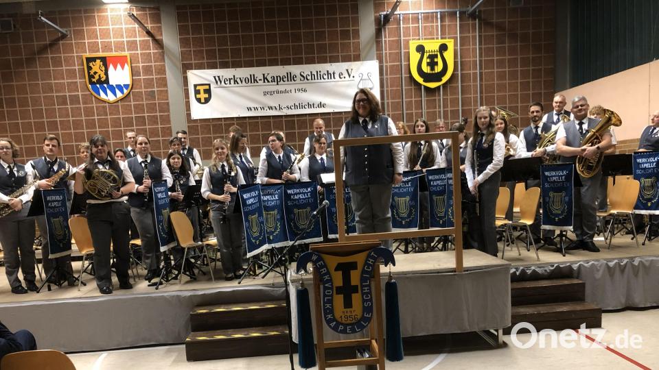 Langanhaltenden Applaus erhielt das Orchester der Werkvolkapelle am Ende der tollen Darbietungen und durfte nicht ohne Zugeben von der Bühne. Bild: ct