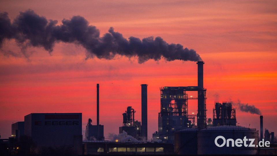 Die Bundesbank sieht für 2026 erste Lichtblicke für die deutsche Wirtschaft nach drei mageren Jahren. (Symbolbild) Bild: Jens Büttner/dpa