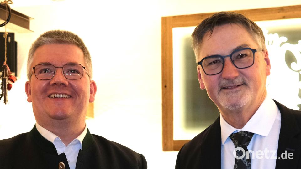 Stefan Wittmann (links) will Nachfolger von Bürgermeister Hans Prechtl (rechts) werden, der nicht mehr kandidiert. Bild: Hirsch