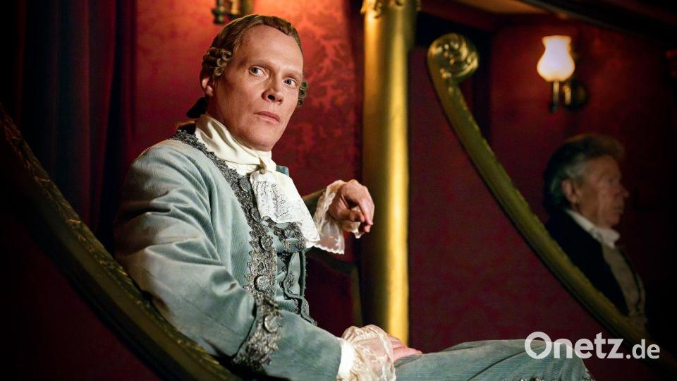 Paul Bettany als Antonio Salieri in der Miniserie „Amadeus“. (Handout) Bild: -/Sky/dpa