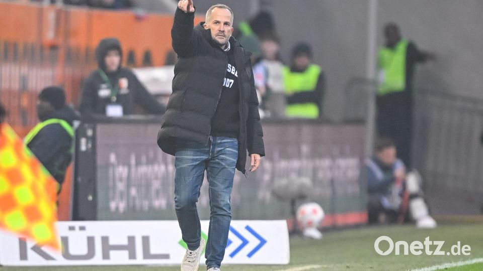 Manuel Baum in Aktion am Spielfeldrand. Bild: Harry Langer/dpa