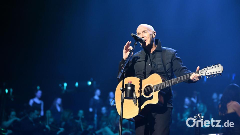 Ultravox-Sänger Midge Ure glänzt mit Hits wie "Dancing with tears in my eyes", "Vienna" und Breathe". Bild: Tobias Schwarzmeier