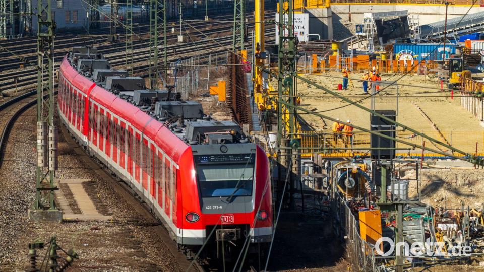 Die Arbeiten an der zweiten Stammstrecke beeinträchtigen auch 2026 den S-Bahn-Verkehr in München. (Archivbild) Bild: Peter Kneffel/dpa
