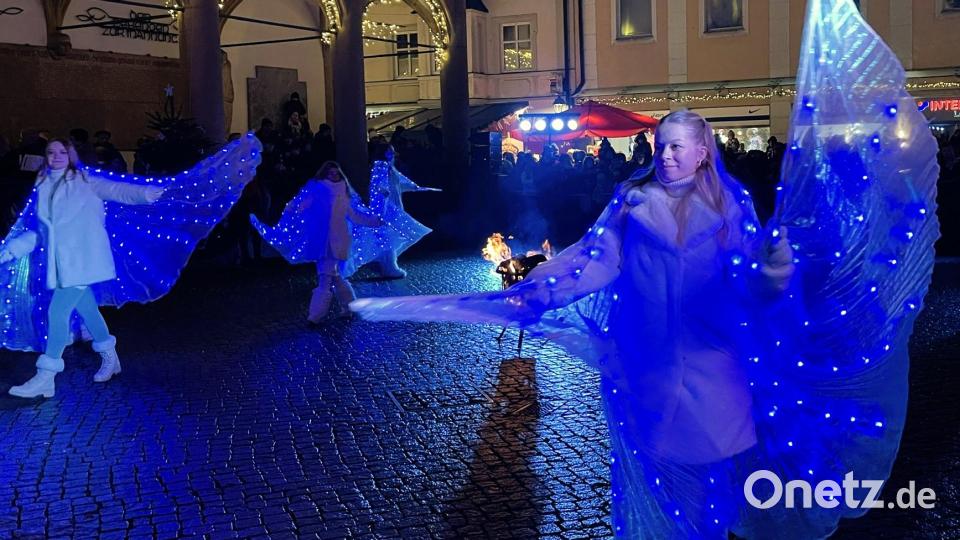 Auch der Tanz der Engel ist ein fester Bestandteil, wenn die Oberpfälzer Schlossteufeln ihren Auftritt haben. Bild: Susanne Schwab