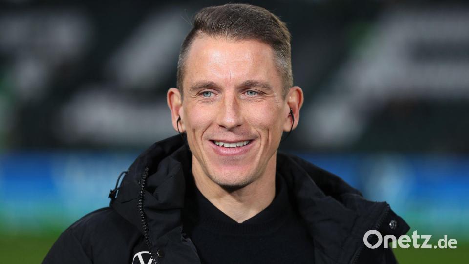 Daniel Bauer freut sich über seine Beförderung beim VfL Wolfsburg. Bild: Darius Simka/dpa