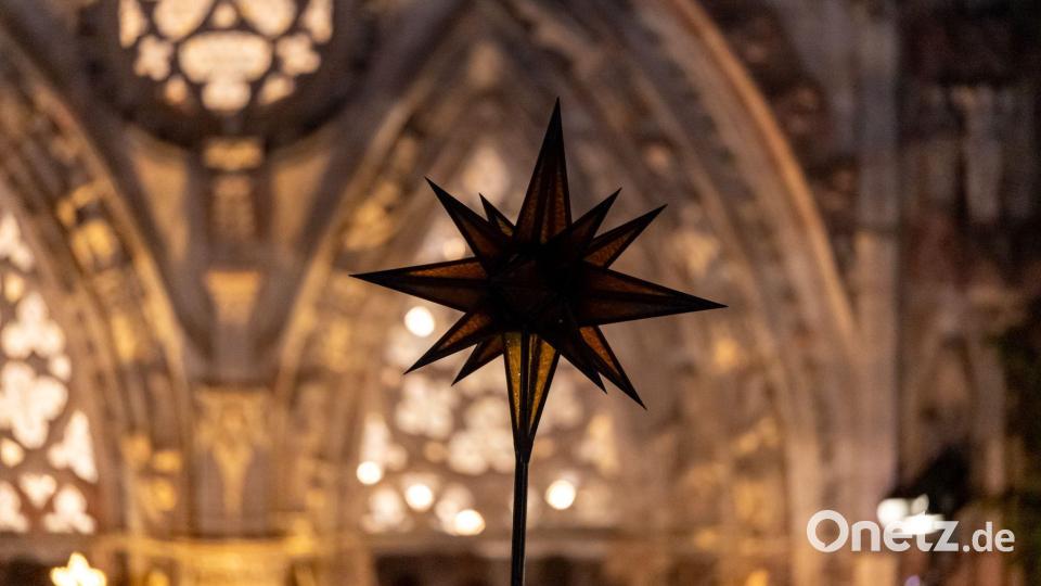 Die Nürnberger Frauenkirche ist festlich erleuchtet. (Archivbild) Bild: Daniel Karmann/dpa