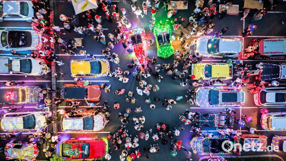 Weihnachtsstimmung aus der Luft: Johannesburg im Lichterglanz Bild: Shiraaz Mohamed/XinHua/dpa