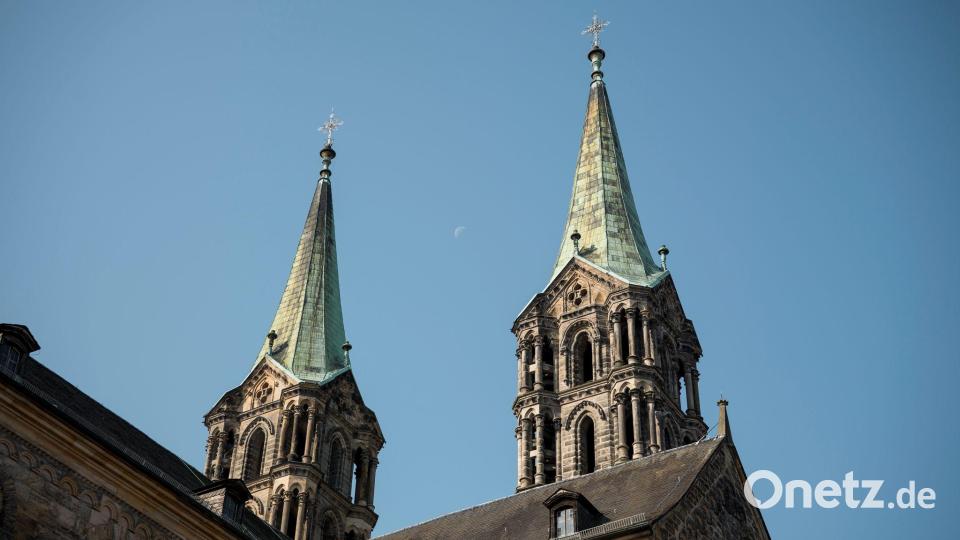 Das Erzbistum Bamberg und das Bistum Eichstätt haben die Änderungen selbst beantragt. (Archivbild) Bild: Daniel Vogl/dpa