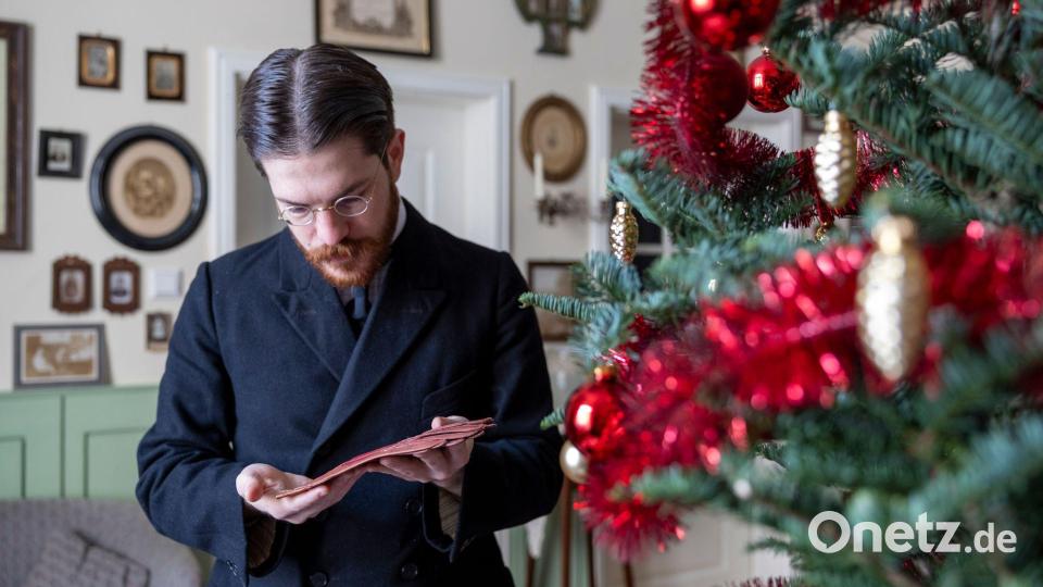 Lederhandschuhe waren um 1900 ein beliebtes Weihnachtsgeschenk - man trug sie damals keineswegs nur im Winter. Bild: Thomas Banneyer/dpa