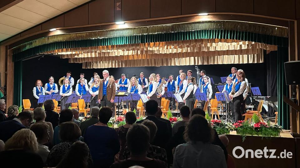 Die Knabenkapelle Auerbach stimmt mit ihrem traditionellen Weihnachtskonzert auf das Fest ein. Bild: Jane Lorenz