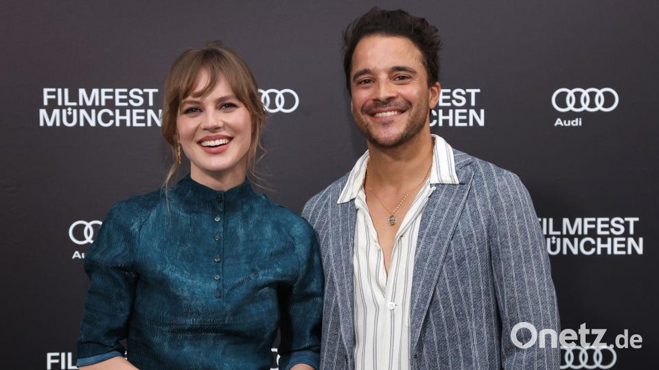 Alicia von Rittberg und Kostja Ullmann sind die Hauptdarsteller der neuen Serie. (Archivbild) Bild: Karl-Josef Hildenbrand/dpa