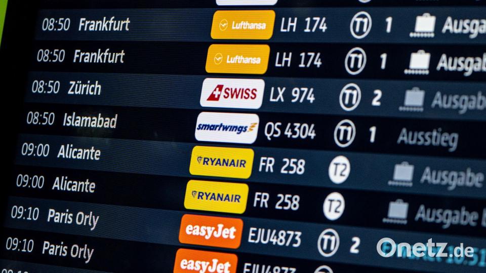 Erst setzte man die Geflüchteten auf Linienflüge via Istanbul. Inzwischen werden jedoch auch Chartermaschinen eingesetzt. (Symbolbild) Bild: Fabian Sommer/dpa
