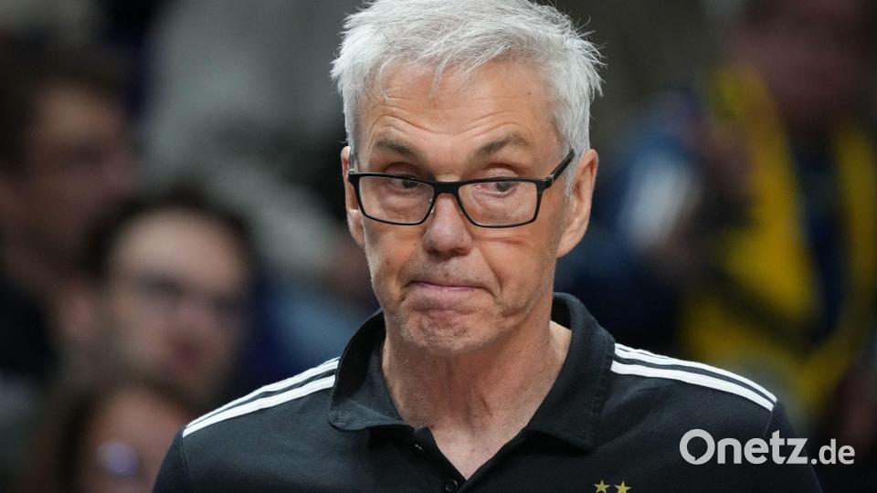 Der FC Bayern stellte Trainer Gordon Herbert frei. (Archivbild) Bild: Soeren Stache/dpa