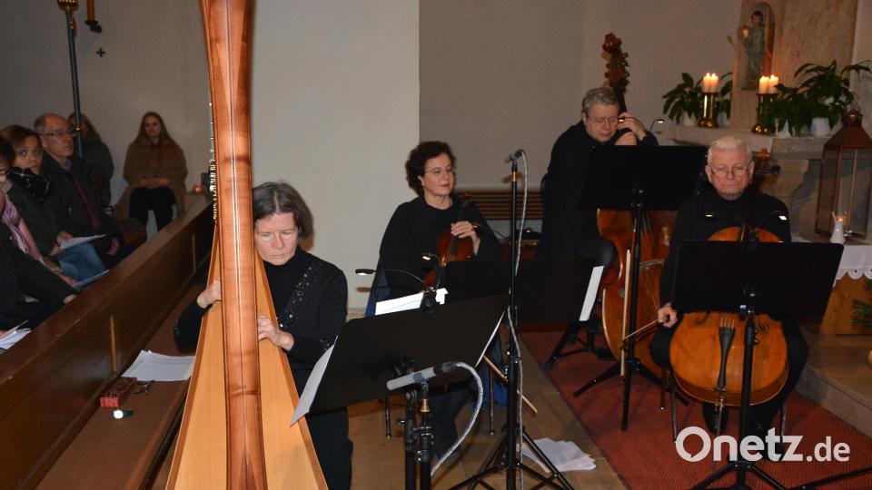 Vier Instrumentalisten begleiteten das Ensemble Kreuzer. Bild: jr