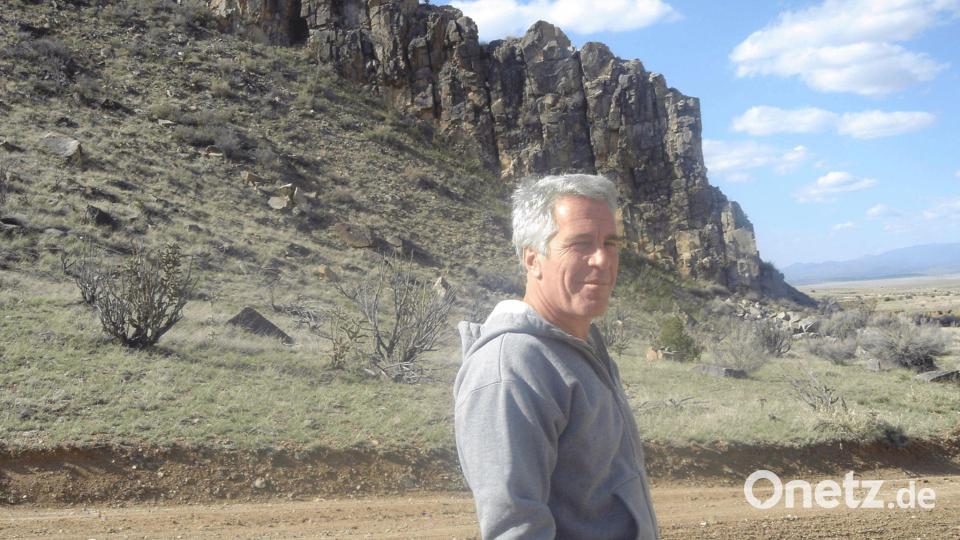 Jeffrey Epstein steht im Zentrum eines Skandals, der weite Kreise nicht nur in die US-amerikanische Politik und High Society zieht. (Handout) Bild: Uncredited/U.S. Department of Justice/AP/dpa