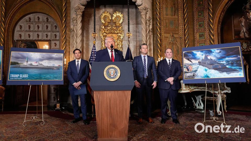 Trump kündigt den Bau von neuen Schlachtschiffen an. Bild: Alex Brandon/AP/dpa