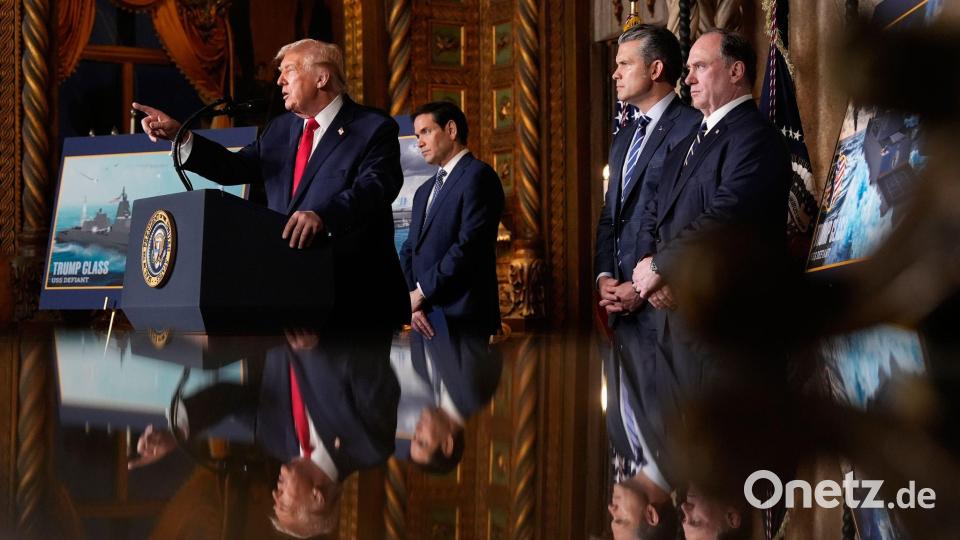 Mar-a-Lago: Trump, Rubio &amp; Co. präsentieren Pläne für den Bau von neuen Kampfschiffen. Bild: Alex Brandon/AP/dpa