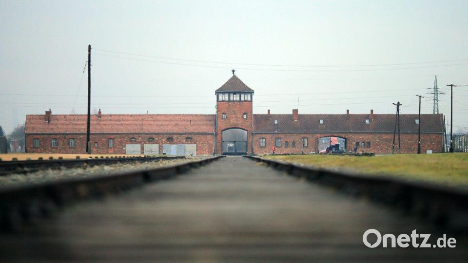 Das Torhaus des früheren Vernichtungslagers "Auschwitz-Birkenau" (Archivbild) Bild: picture alliance / dpa