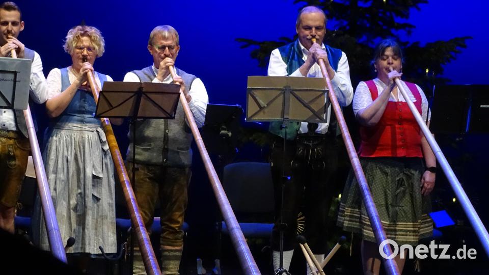 Die Hahnbacher Alphornbläser erfreuten mit einer Reihe grandios vorgetragener Melodien. Bild: Wolfgang Houschka