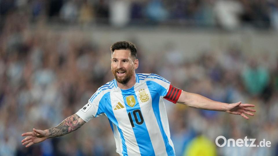 Lionel Messi lässt seine WM-Teilnahme bislang offen. (Archivbild) Bild: Natacha Pisarenko/AP/dpa